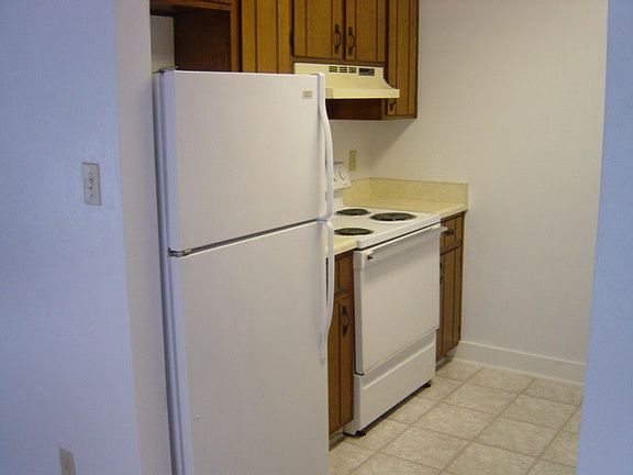 3rd image of 2204 Claremont Ln APT A