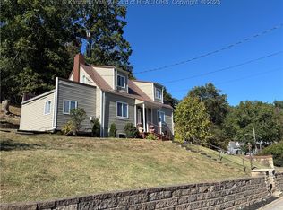 686 Forest Cir, South Charleston, WV 25303