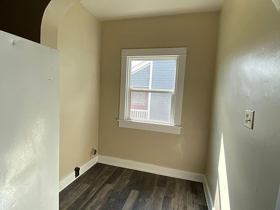 5th image of 726 E Pearl St