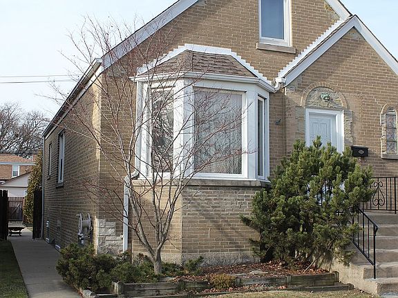 2nd image of 5042 N Nagle Ave