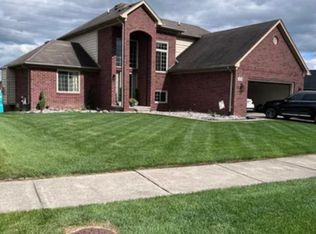 52936 Elan Dr, Macomb, MI 48042