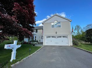 138 Patrick Dr, Fairfield, CT 06824