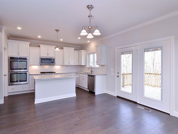 4th image of 66 Lampwick Ct