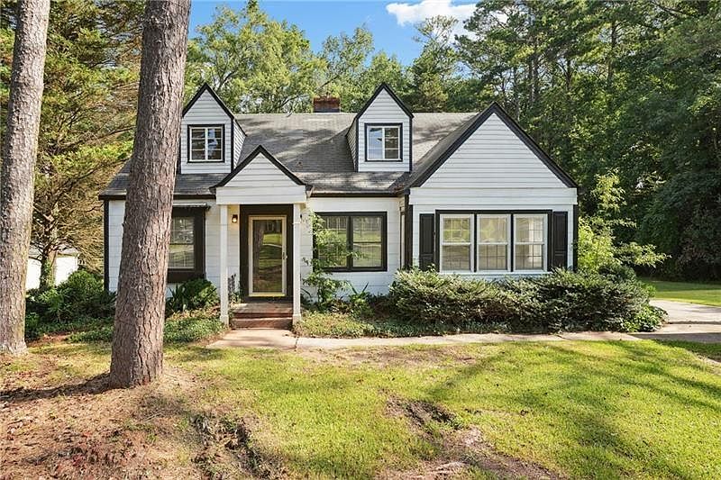 1st image of 30 Woodlawn Ave