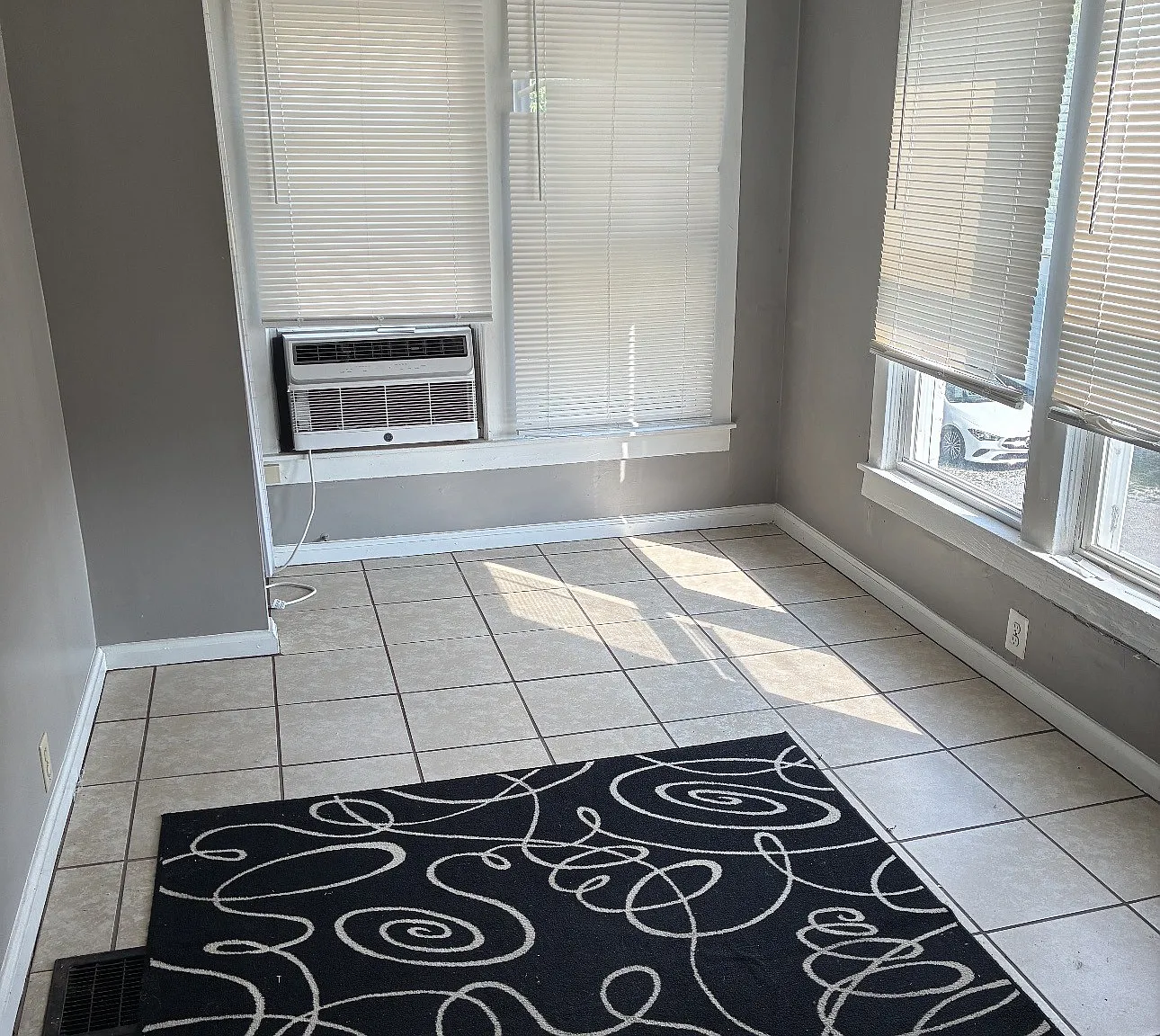 Studio, 500 sqft, $750 — Photo 2