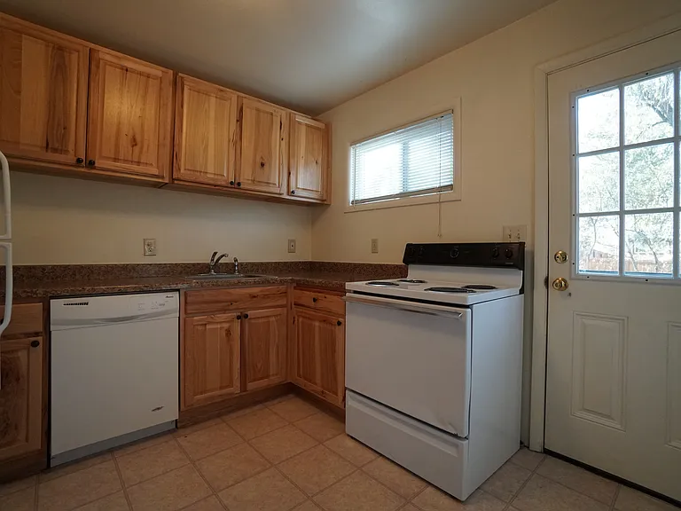 1912 Cascade Ln — Photo 6