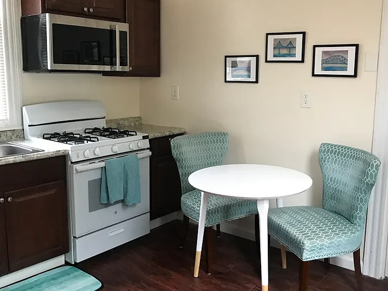 304 S Pacific Ave #1B — Photo 1