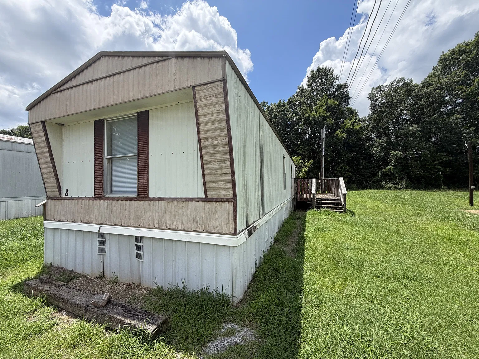 2 bed, 1.0 bath, 756 sqft, $1,000 — Photo 1