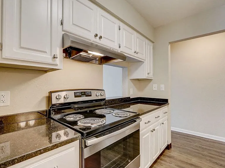Lake Country Village Apartments — Photo 6