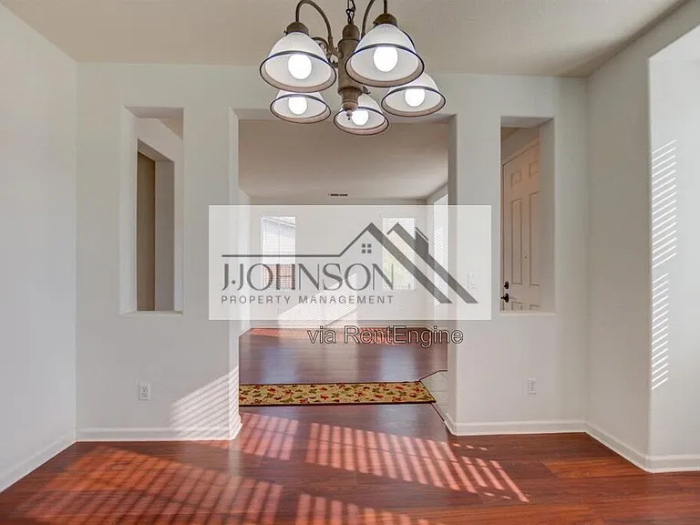 2673 Merchant Dr — Photo 8