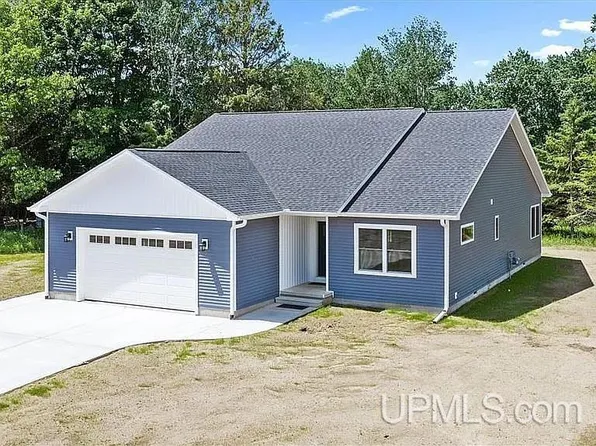 820 Willow Creek Rd, Escanaba, MI 49829