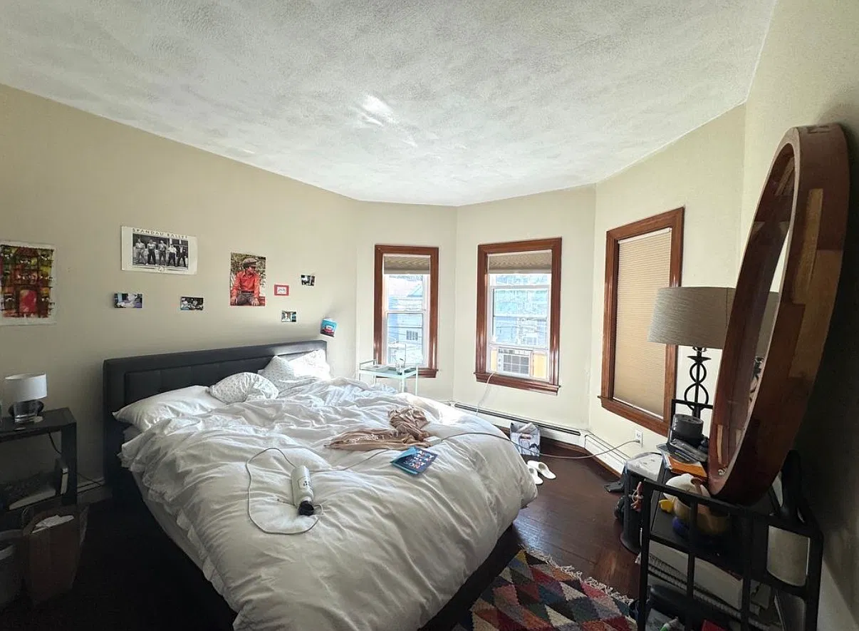 3 bed, $3,900 — Photo 2