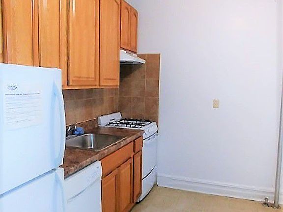 5th image of 2805 33rd St APT 4A