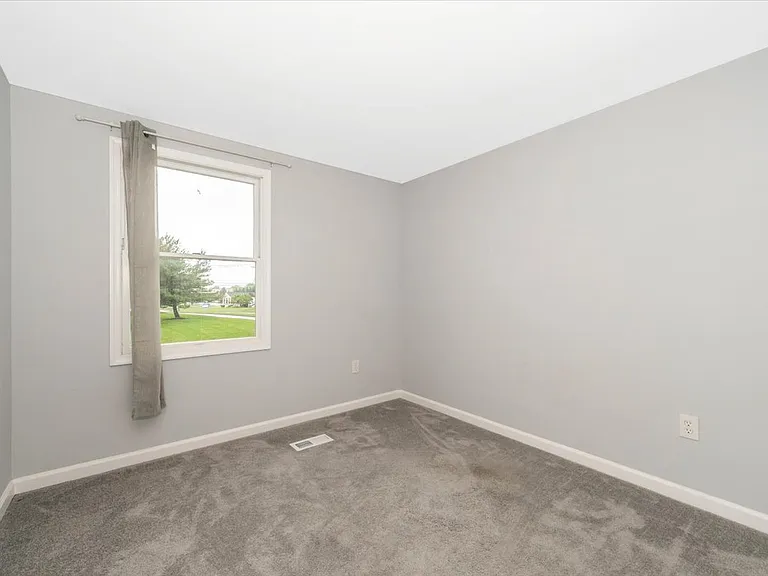 214 Ashfield Ct — Photo 25