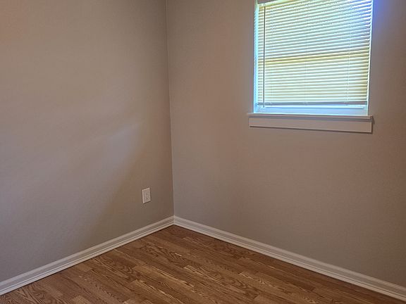 3rd image of 220 Oak St #103