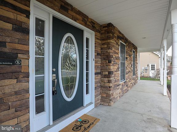 3rd image of 420 Albin Dr