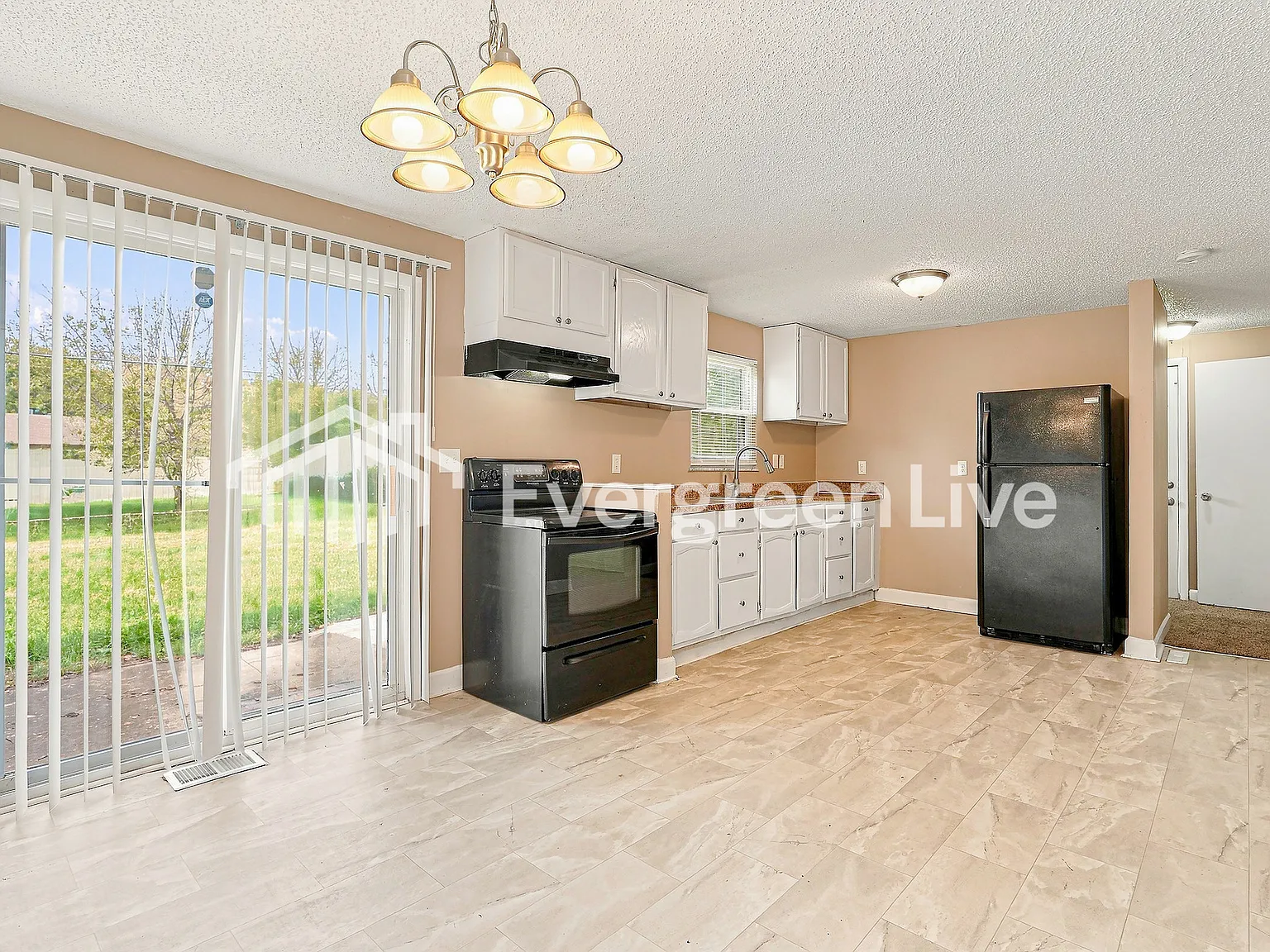 4 bed, 1.5 bath, 1344 sqft, $1,645 — Photo 4