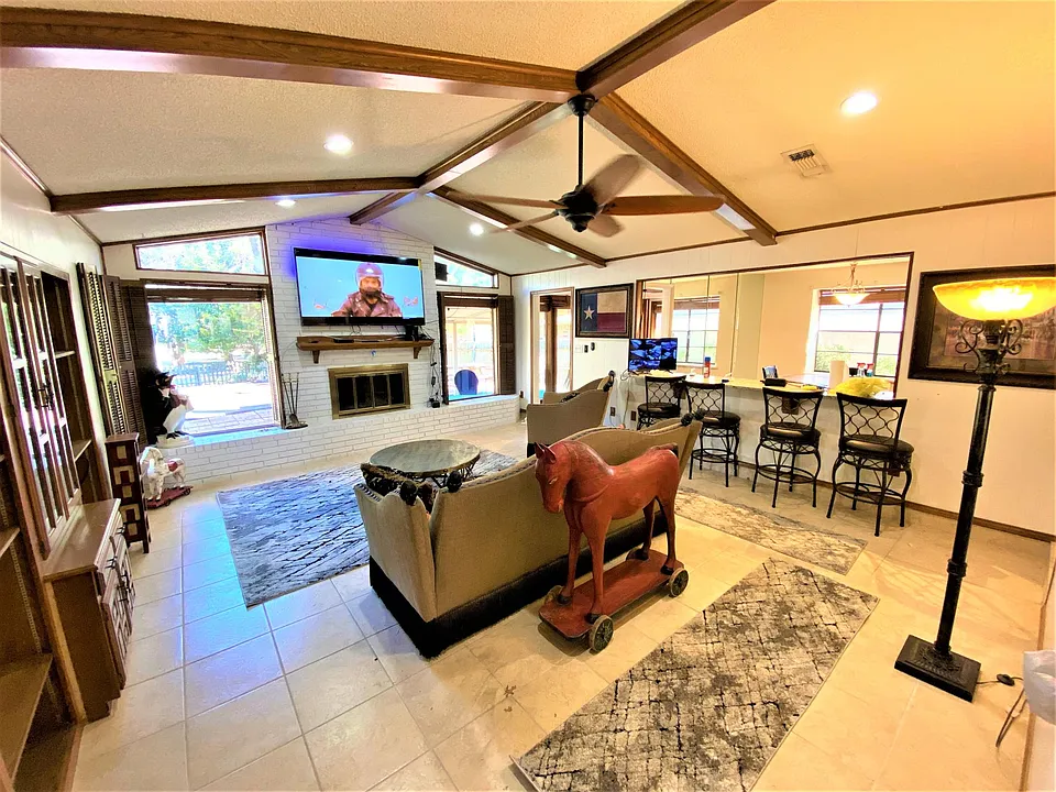 847 Middle Run Ct