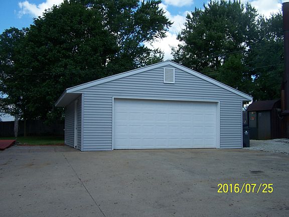 2nd image of 224 31st Street Dr SE