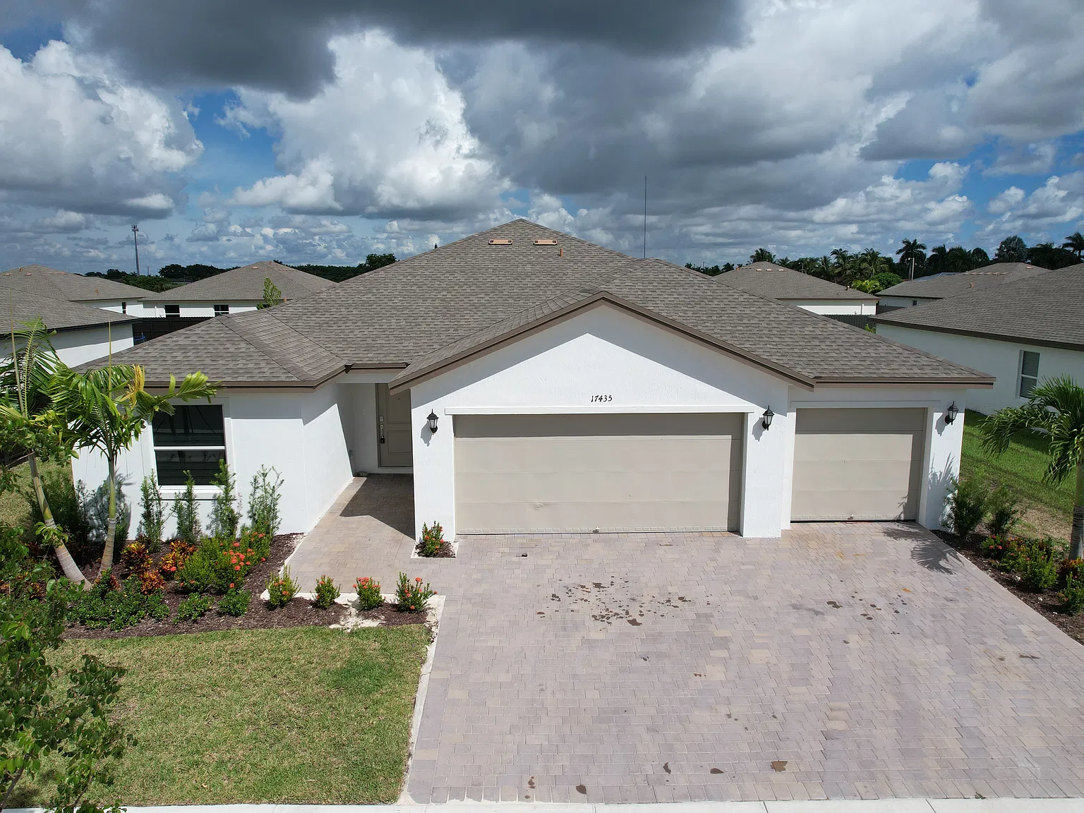 4 bed, 2240 sqft, $4,450 — Photo 2