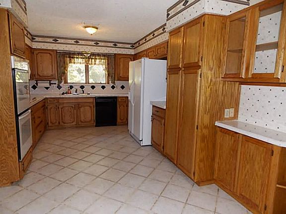 5th image of 3802 Fairway Dr