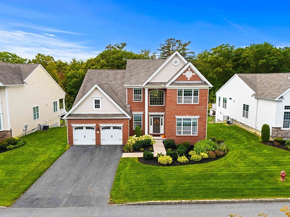 1st image of 21 Pine Tree Dr #21
