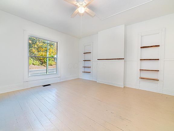 3rd image of 206 Coshocton Ave