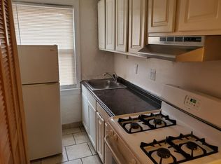 1005 45th St NE APT 103, Washington, DC 20019