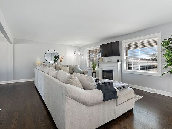 5th image of 6108 W 129th St