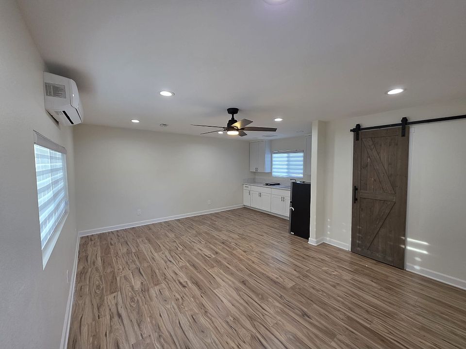 1st image of 336 W Connecticut Ave #2