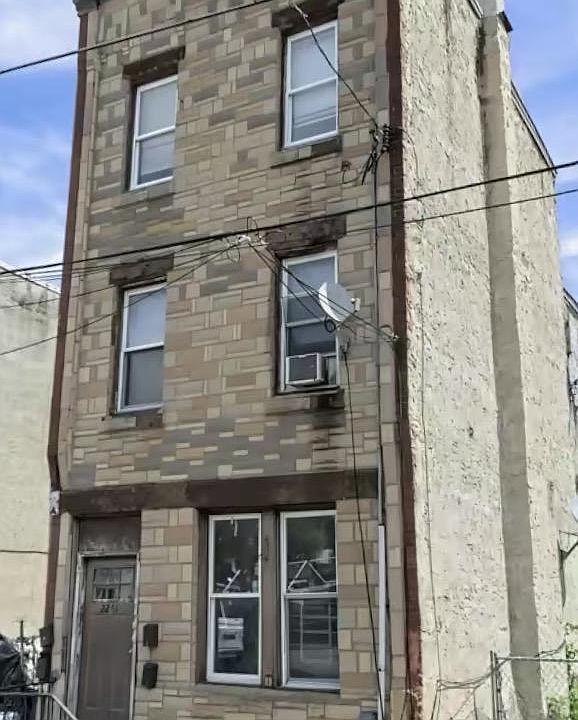1st image of 2261 N 19th St