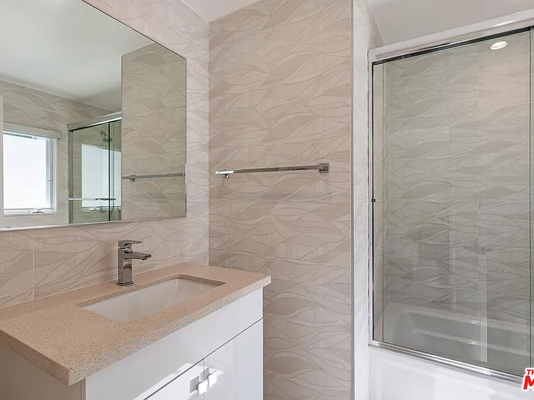 502 Evelyn Pl — Photo 23