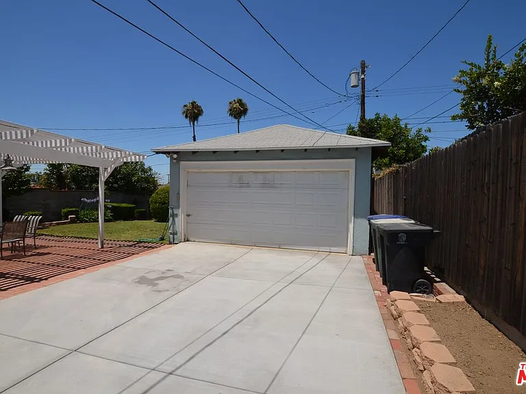 2729 N Brighton St — Photo 18