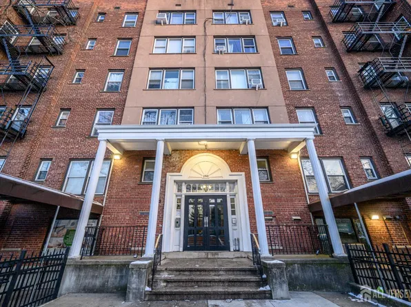 2520 John F Kennedy Blvd, Jersey City, NJ 07304