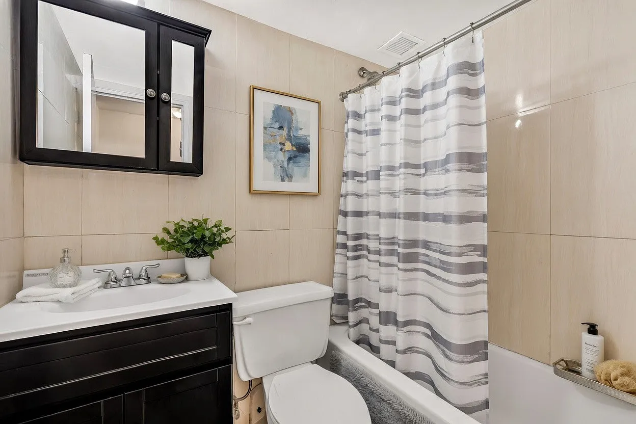7 East 32nd Street — Photo 3