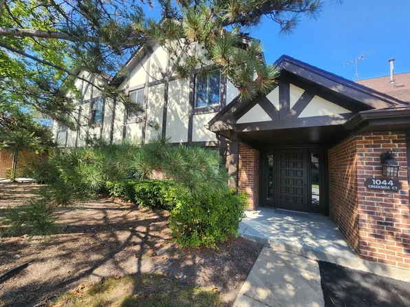 1044 Creekside Ct APT 2B, Wheeling, IL 60090