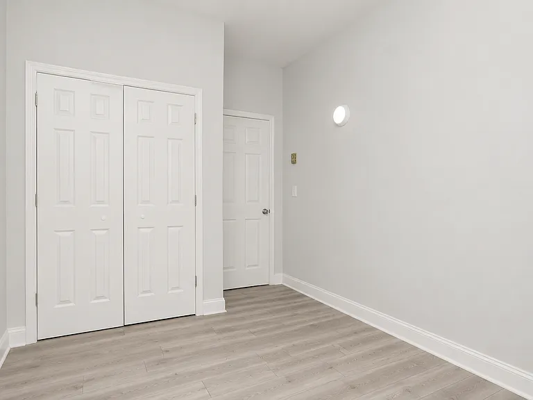 2 S New St #3 — Photo 16