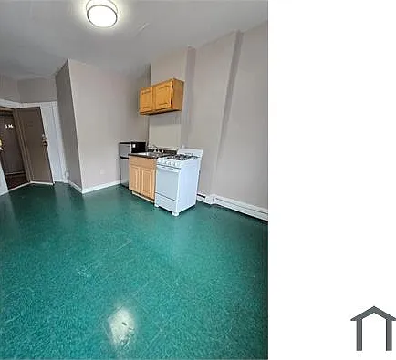 Studio, $880 — Photo 2