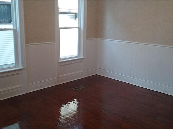 5th image of 39 E Court St