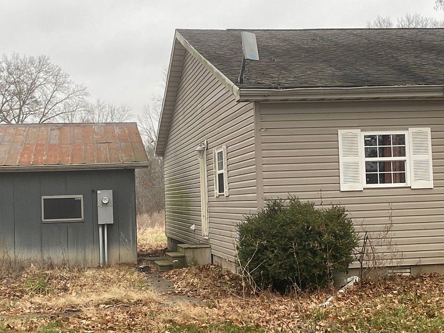 2nd image of 28843 Linn St