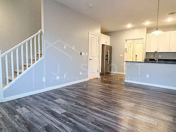 2nd image of 2216 E Hidalgo Ave