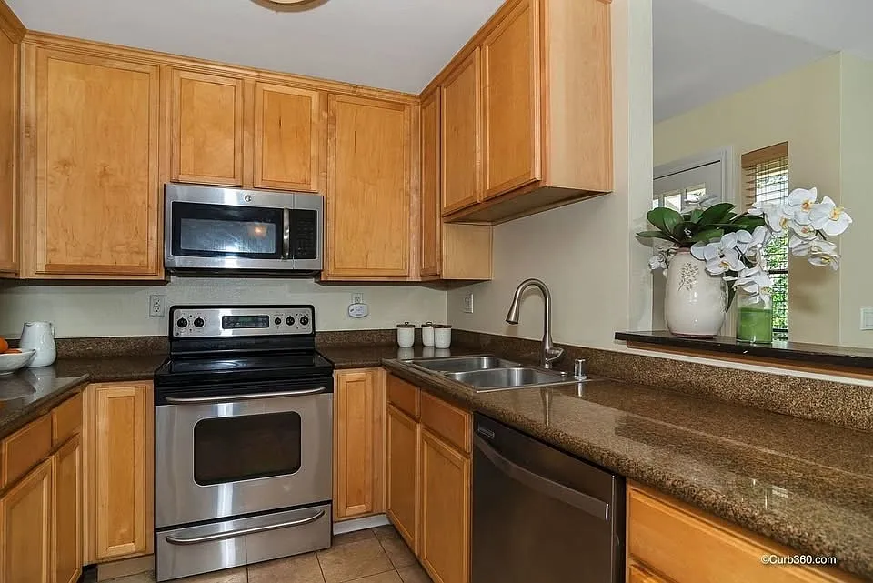 3 bed, 1088 sqft, $1,025 — Photo 3