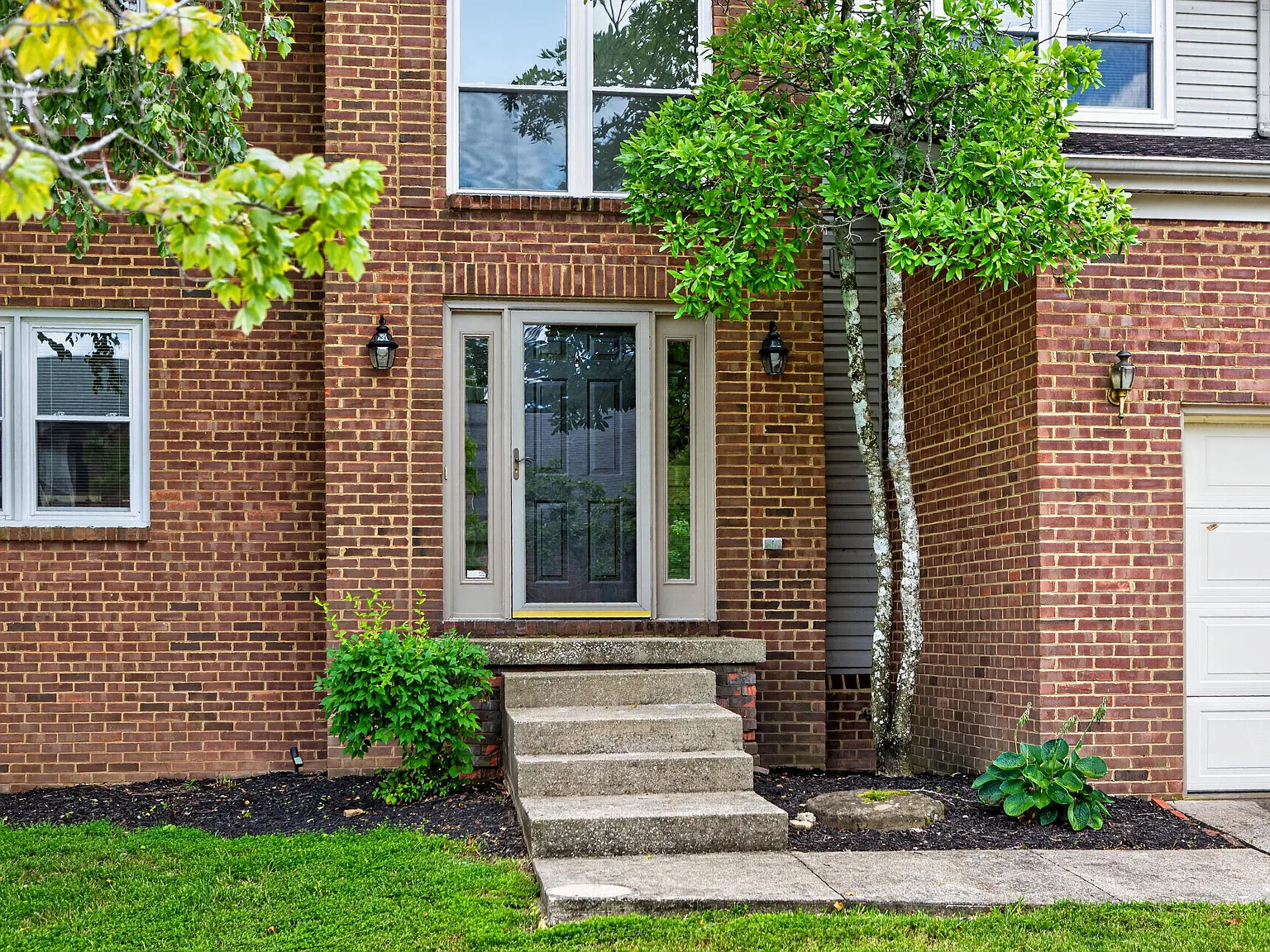 4 bed, 3.5 bath, 3747 sqft, $2,995 — Photo 3