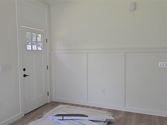 5th image of 207 Brissey St