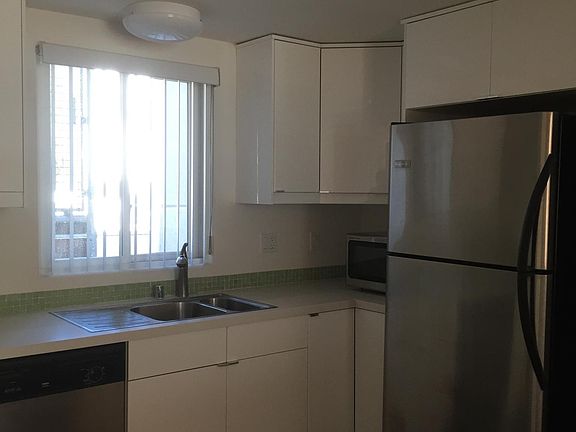 5th image of 2234 Brant St #5
