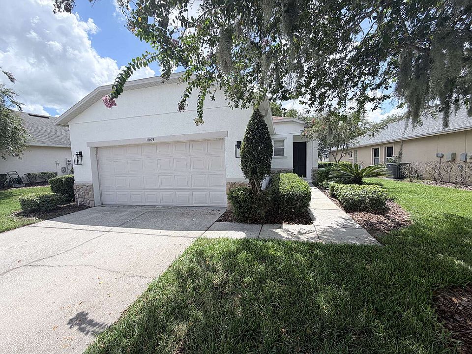 1st image of 1065 Viewpointe Way