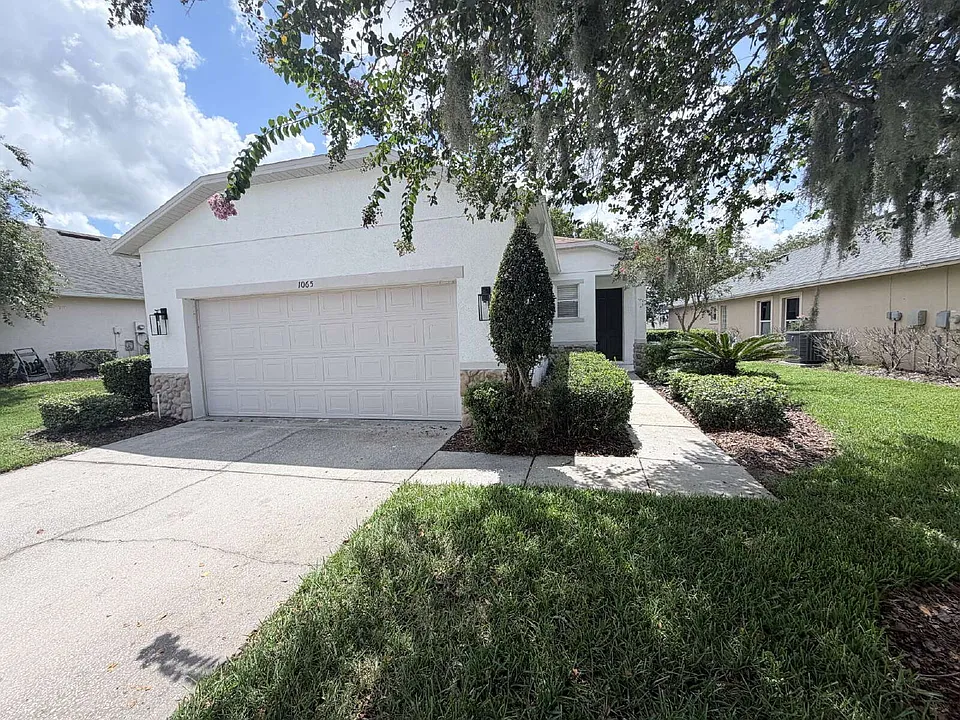 1065 View Pointe Way