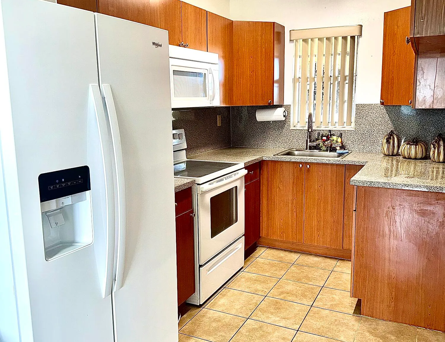 2 bed, 1.0 bath, 800 sqft, $2,000 — Photo 3