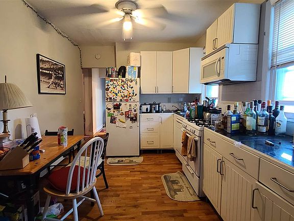3rd image of 63 Clifton Pl APT 1
