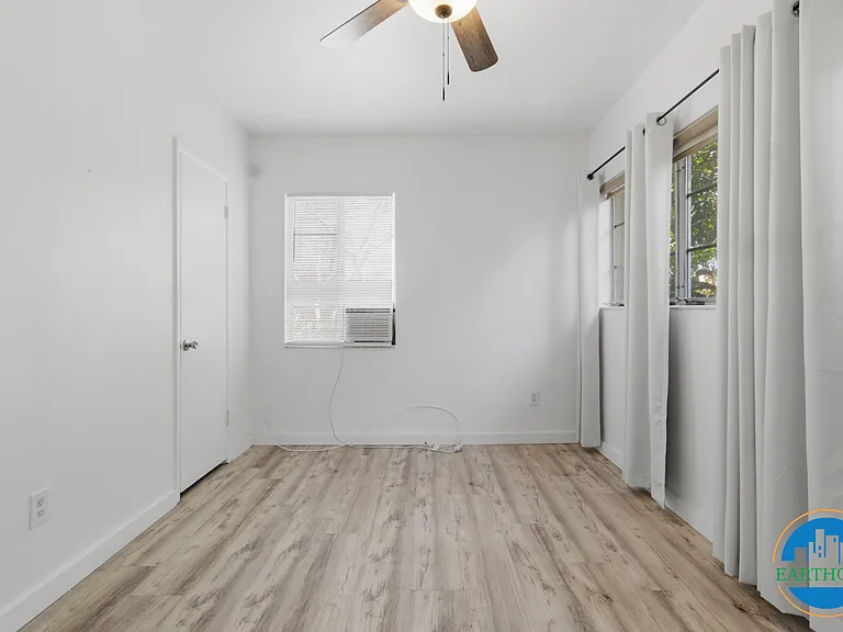 6366 Hampton Dr N — Photo 22